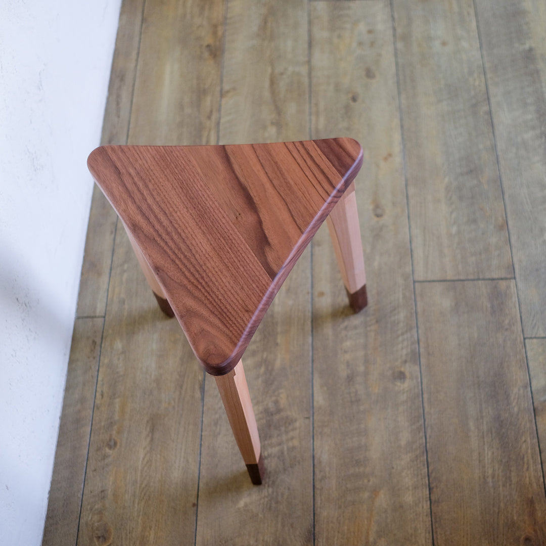 Lien stool(リアンスツール)